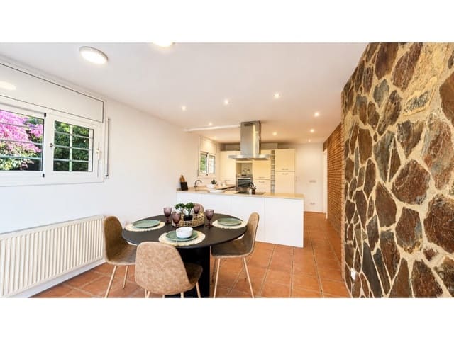 3 soveværelse Villa til salg i El Mas Fumats, Roses - € 450.000 (Ref: 9945363)