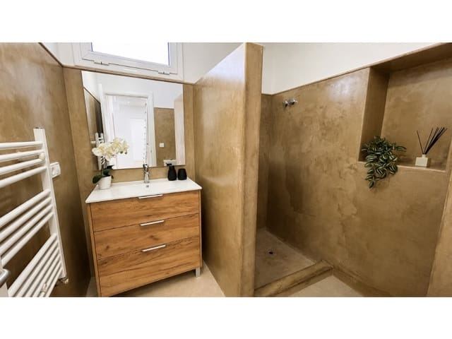 3 soveværelse Villa til salg i El Mas Fumats, Roses - € 450.000 (Ref: 9945363)