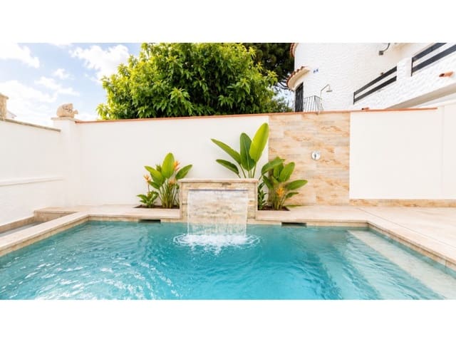 3 soveværelse Semi-Rækkehus til salg i Empuriabrava, Castelló d'Empúries med garage - € 485.000 (Ref: 9964958)