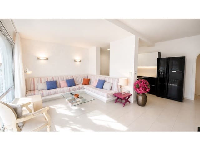 3 soveværelse Villa til salg i Empuriabrava, Castelló d'Empúries med garage - € 570.000 (Ref: 9982977)