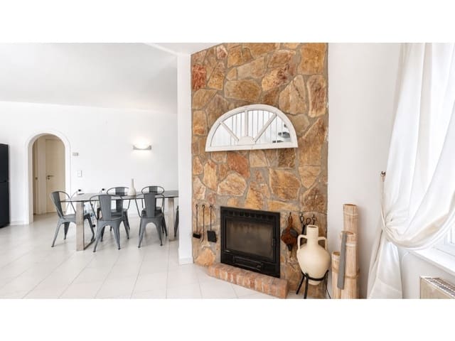 3 soveværelse Villa til salg i Empuriabrava, Castelló d'Empúries med garage - € 570.000 (Ref: 9982977)