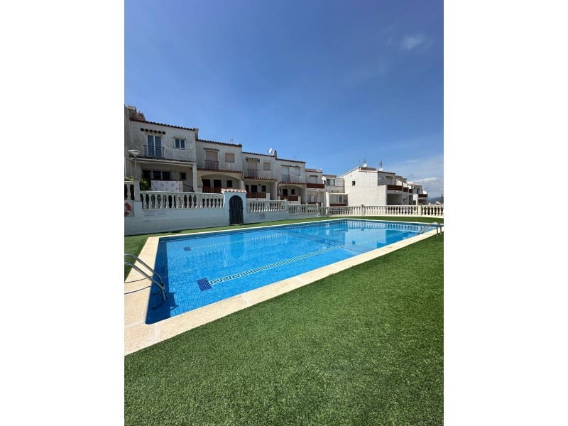 1 bedroom Apartment for sale in Roses with pool - € 110,000 (Ref: 9986527)