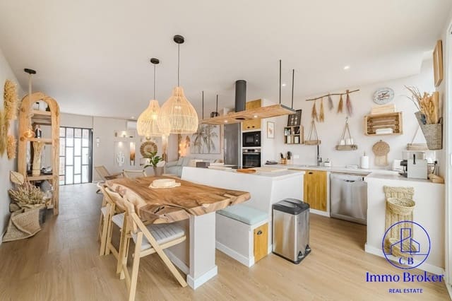 5 soveværelse Villa til salg i Chayofa, Arona med swimmingpool garage - € 1.522.500 (Ref: 10127704)