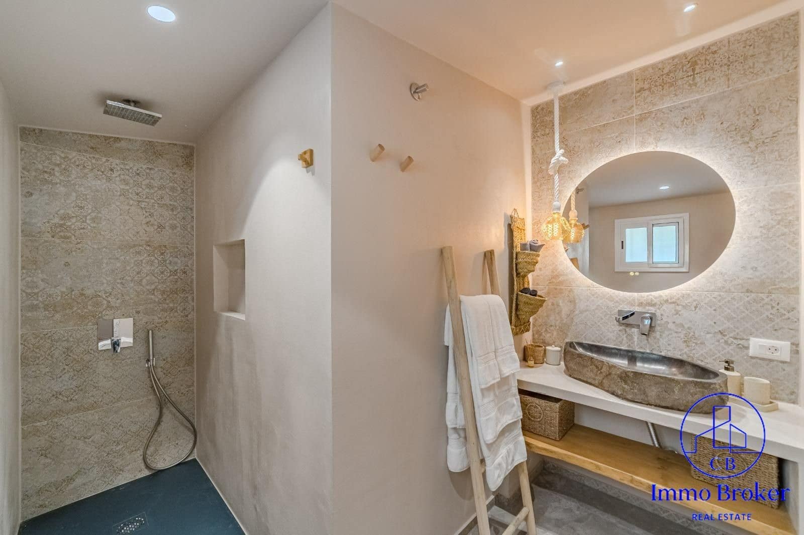 5 soveværelse Villa til salg i Chayofa med swimmingpool garage - € 1.522.500 (Ref: 10127704)