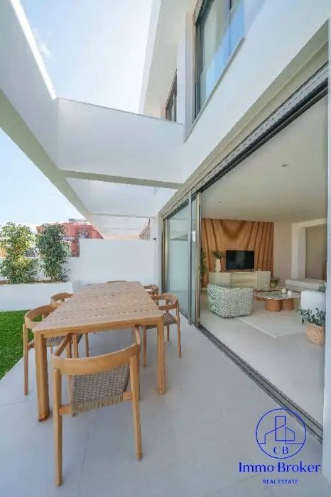 3 chambre Villa/Maison Semi-Mitoyenne à vendre à Las Palmas de Gran Canaria avec piscine garage - 998 000 € (Ref: 9471834)