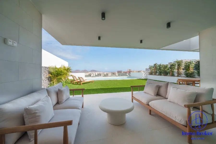 3 chambre Villa/Maison Semi-Mitoyenne à vendre à Las Palmas de Gran Canaria avec piscine garage - 998 000 € (Ref: 9471834)