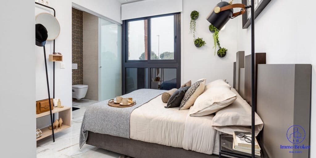 2 bedroom Flat for sale in Torrevieja with garage - € 289,000 (Ref: 9471841)