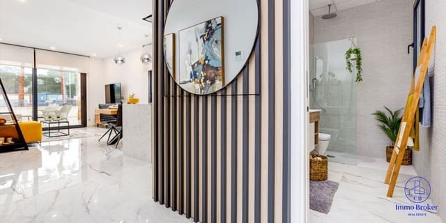 2 makuuhuone Asunto myytävänä paikassa Torrevieja mukana 
autotalli - 289 000 € (Ref: 9471841)