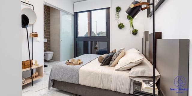 2 makuuhuone Asunto myytävänä paikassa Torrevieja mukana 
autotalli - 289 000 € (Ref: 9471841)