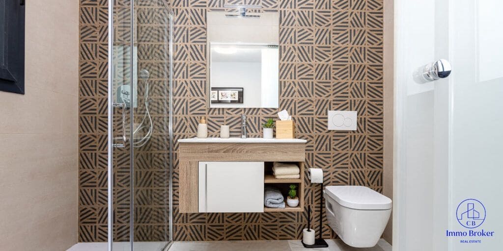 2 bedroom Flat for sale in Torrevieja with garage - € 289,000 (Ref: 9471841)