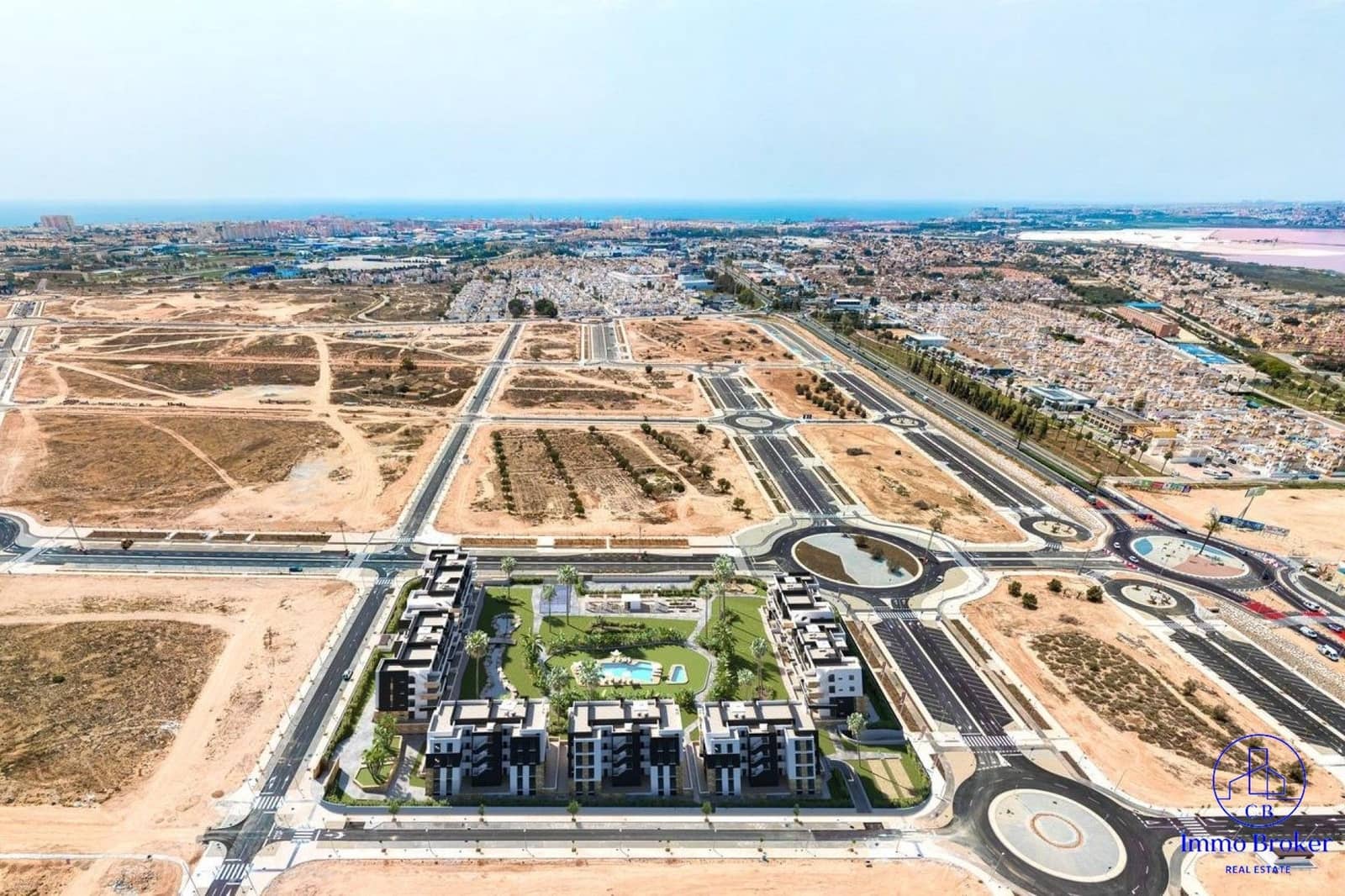 2 bedroom Flat for sale in Torrevieja with garage - € 289,000 (Ref: 9471841)