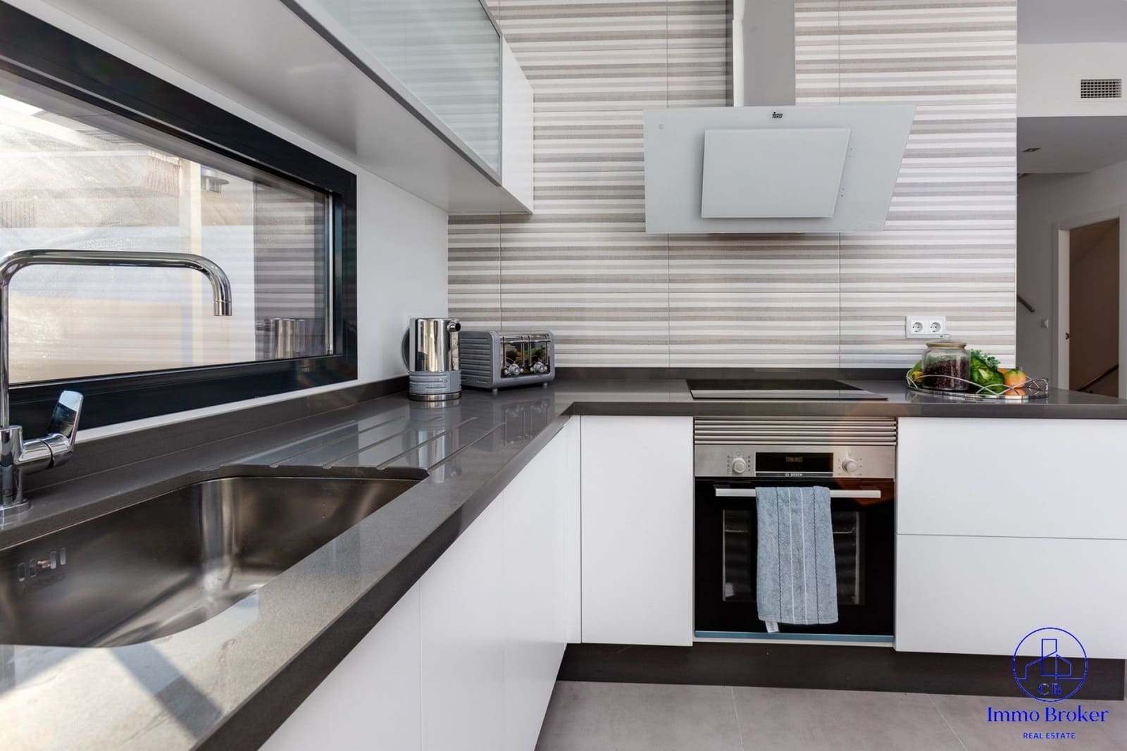 3 soveværelse Villa til salg i Pilar de la Horadada med swimmingpool garage - € 410.000 (Ref: 9471844)