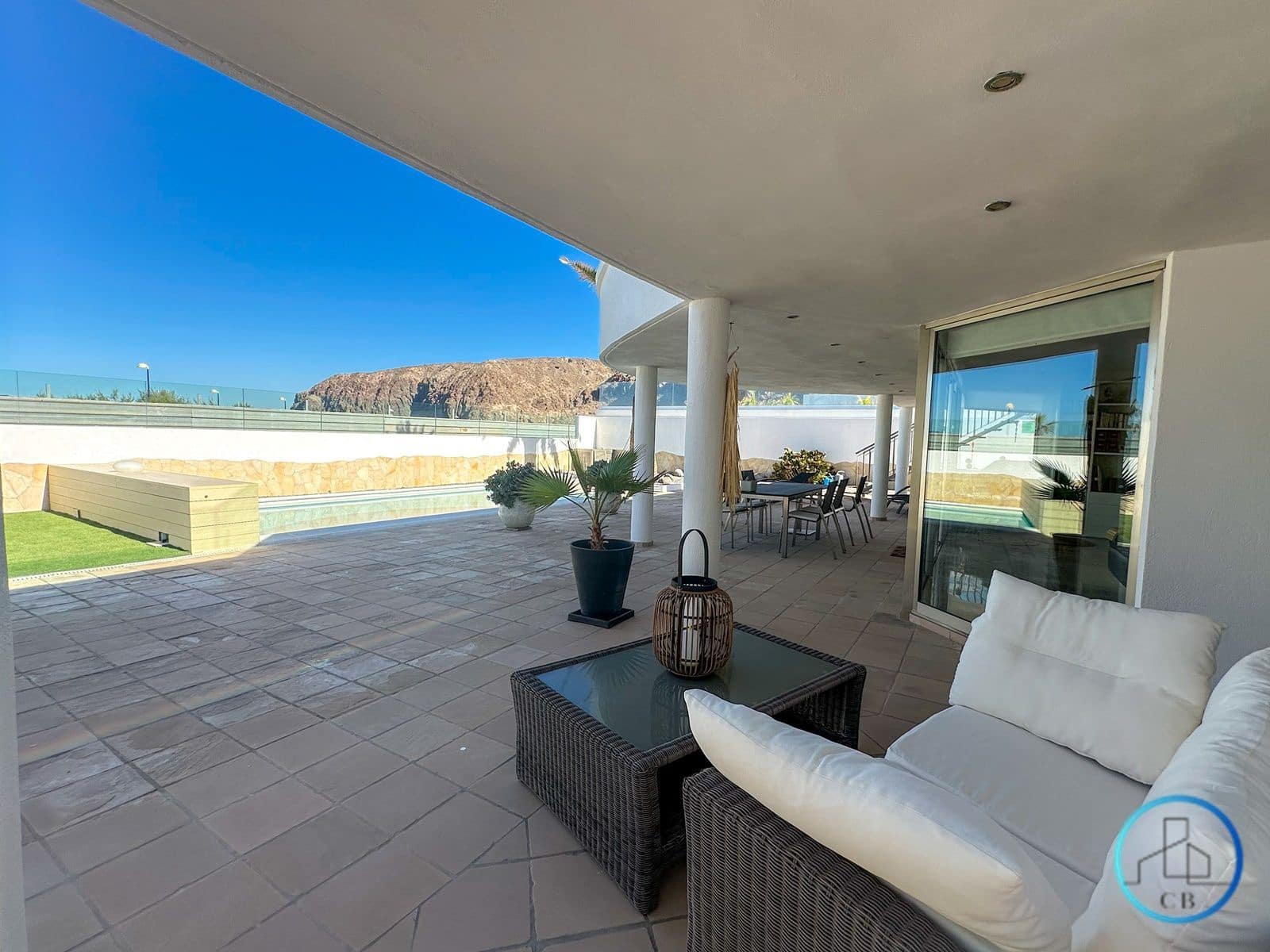 4 bedroom Villa for sale in Arona with pool garage - € 1,395,000 (Ref: 9471848)