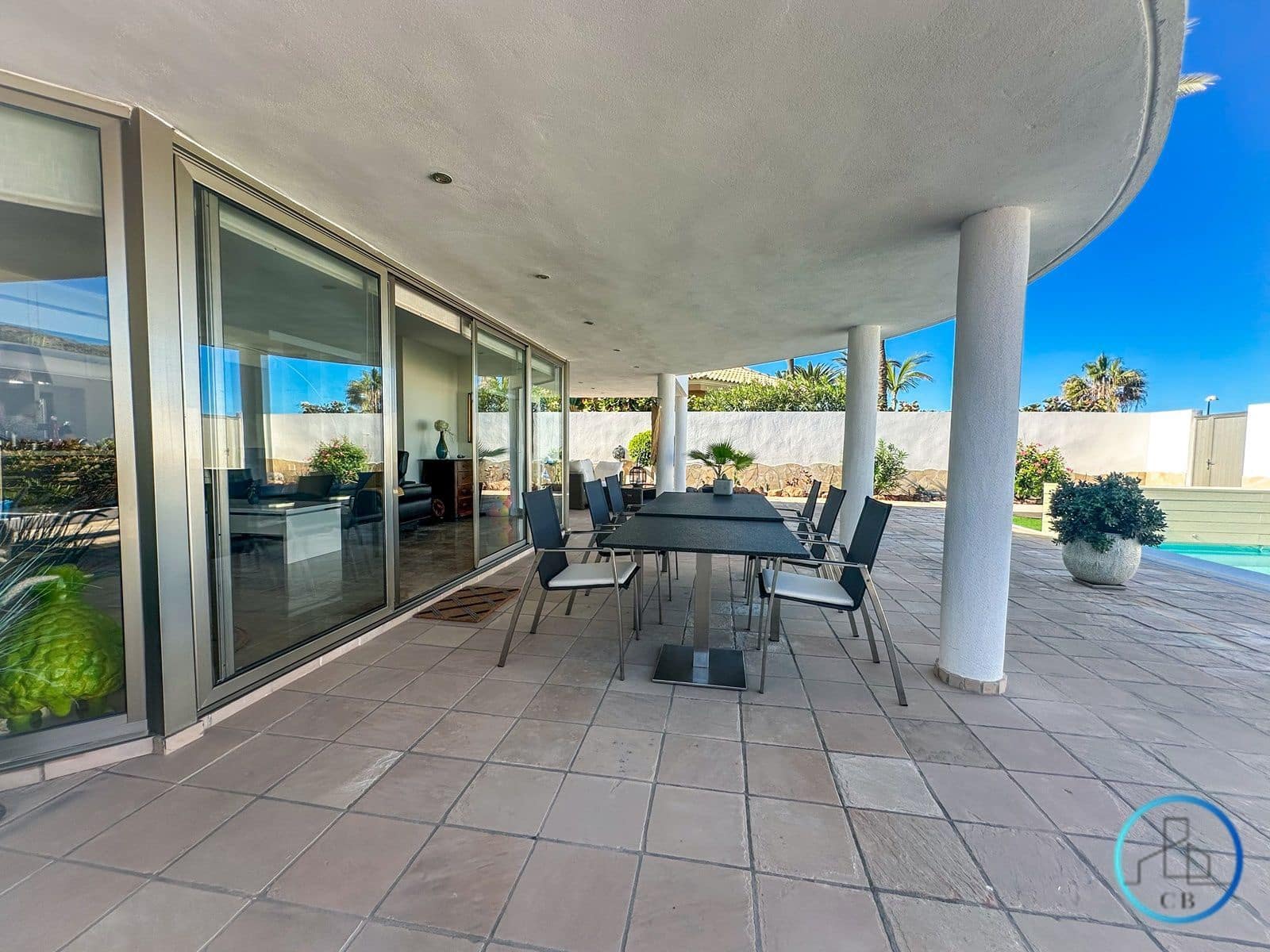 4 bedroom Villa for sale in Arona with pool garage - € 1,395,000 (Ref: 9471848)