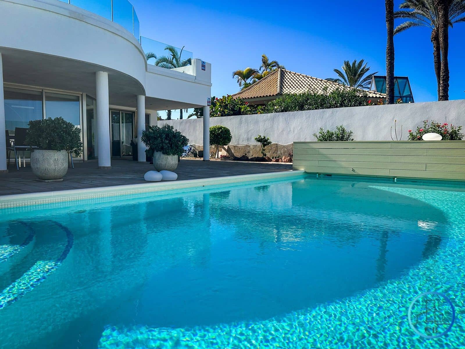 4 bedroom Villa for sale in Arona with pool garage - € 1,395,000 (Ref: 9471848)