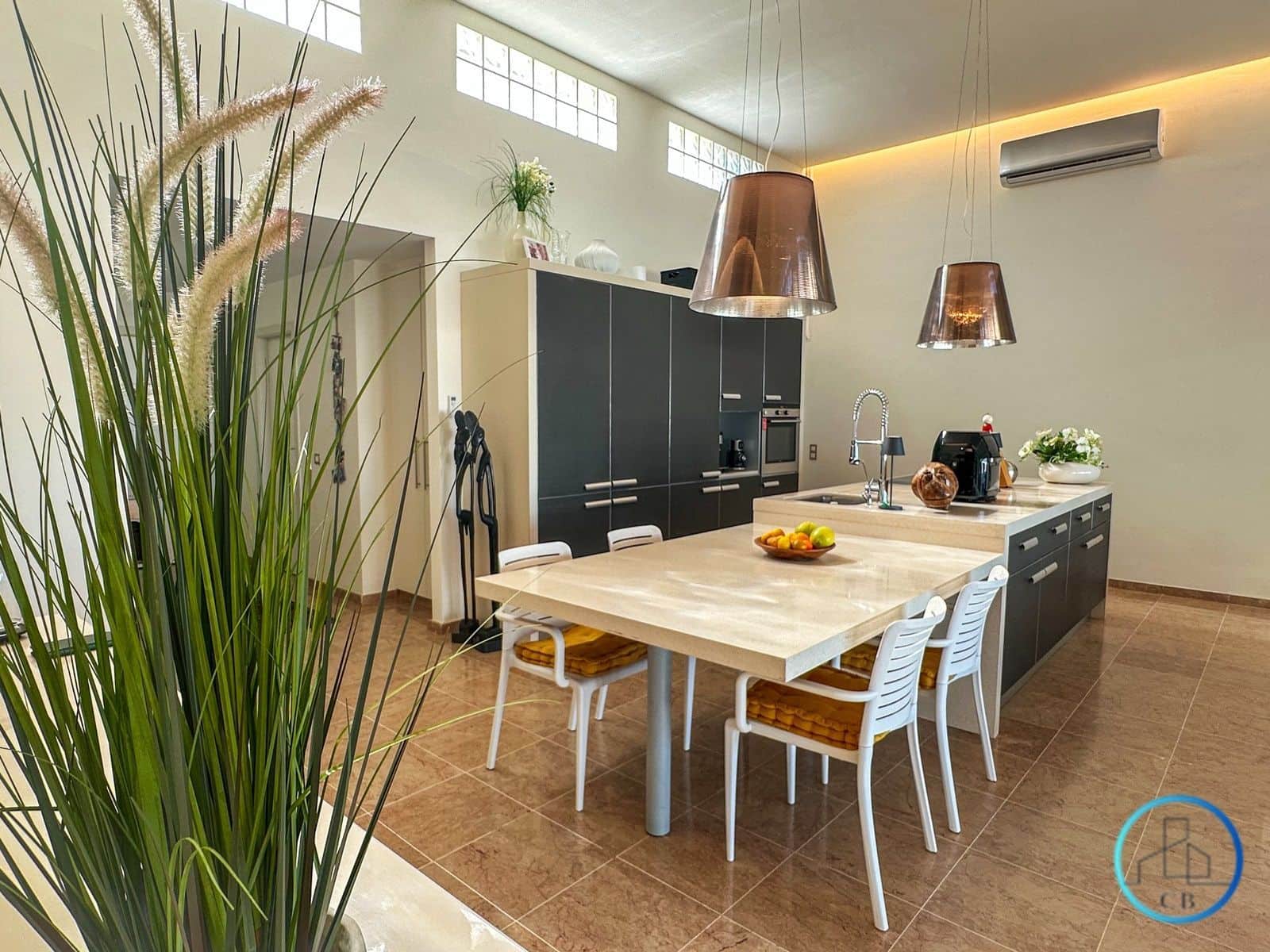 4 bedroom Villa for sale in Arona with pool garage - € 1,395,000 (Ref: 9471848)