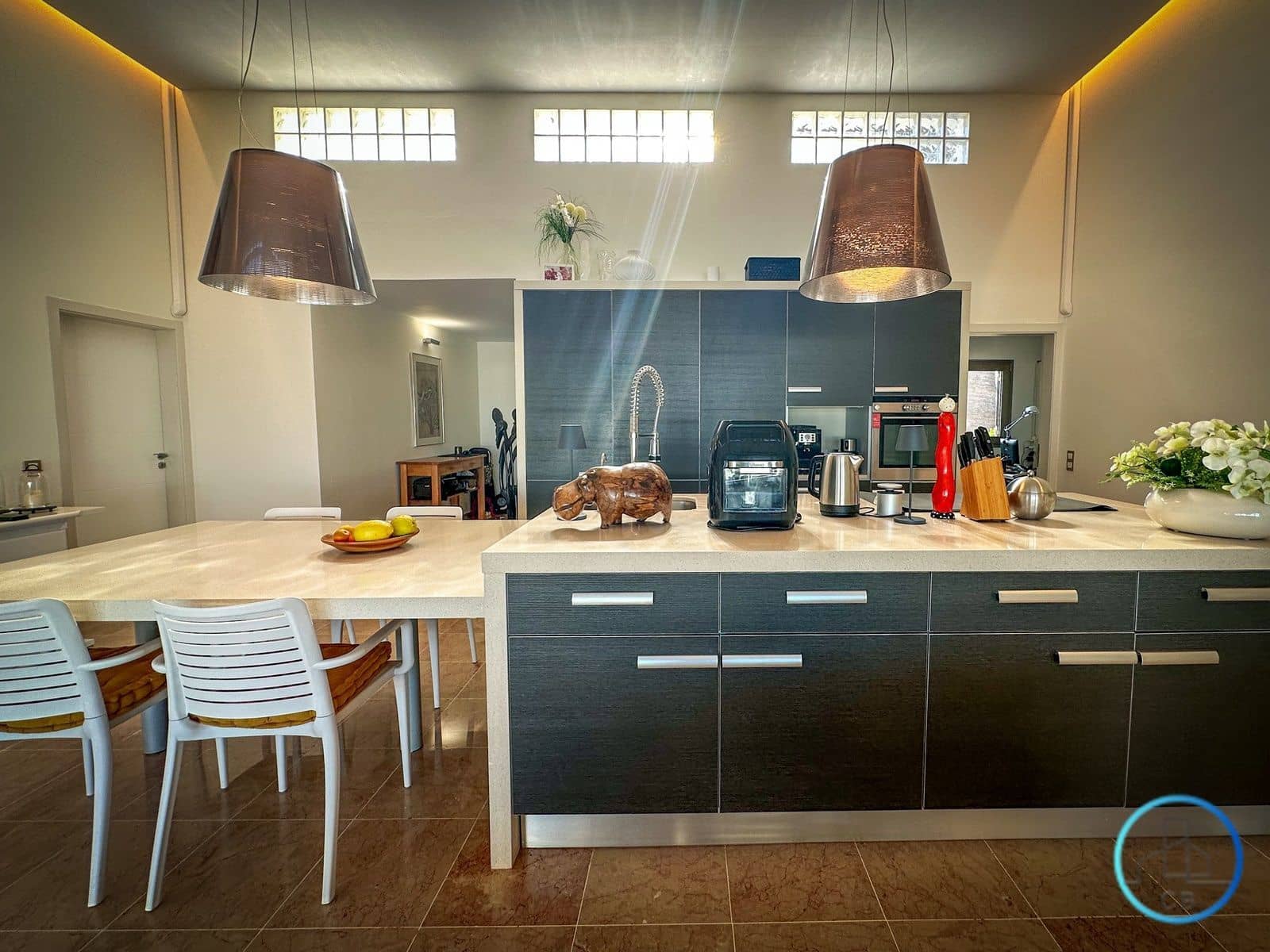 4 bedroom Villa for sale in Arona with pool garage - € 1,395,000 (Ref: 9471848)