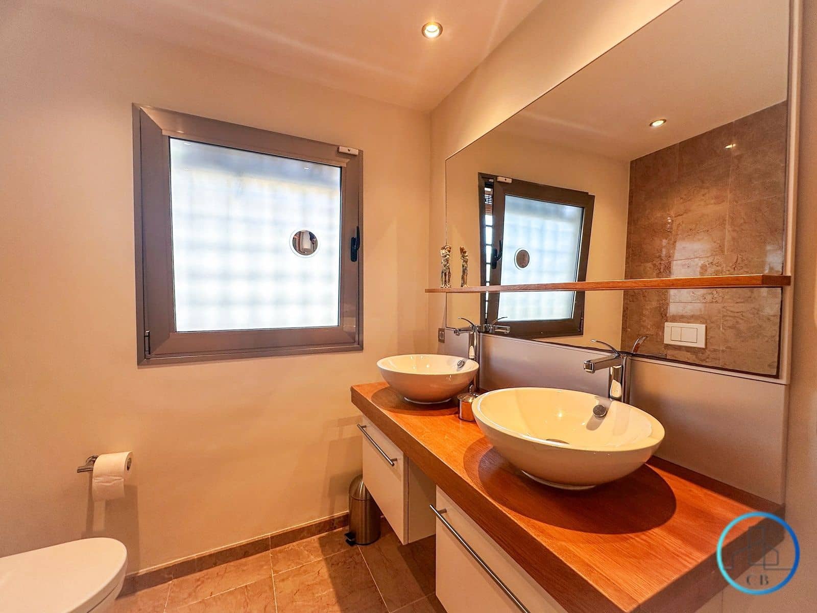 4 bedroom Villa for sale in Arona with pool garage - € 1,395,000 (Ref: 9471848)