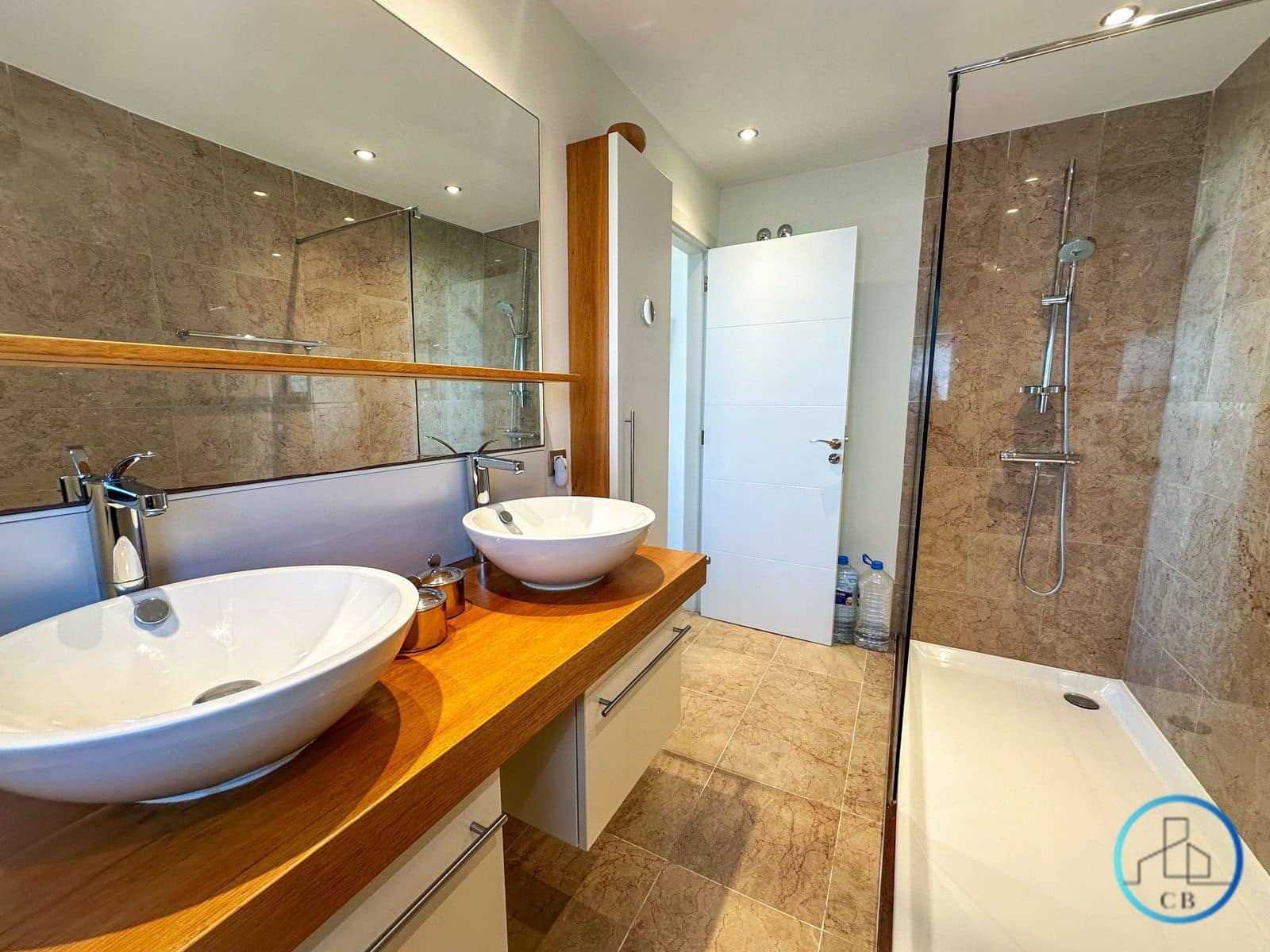 4 bedroom Villa for sale in Arona with pool garage - € 1,395,000 (Ref: 9471848)