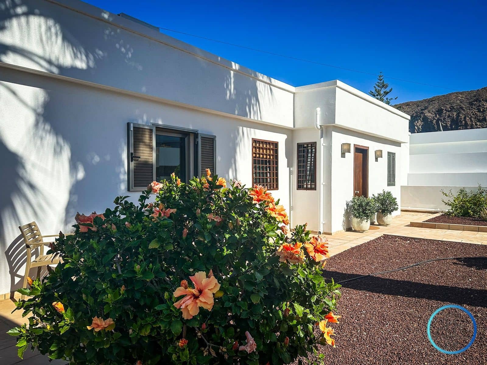 4 bedroom Villa for sale in Arona with pool garage - € 1,395,000 (Ref: 9471848)