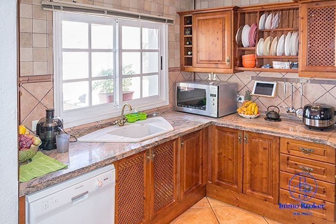 5 bedroom Finca/Country House for sale in Playa San Juan with garage - € 977,000 (Ref: 9471852)