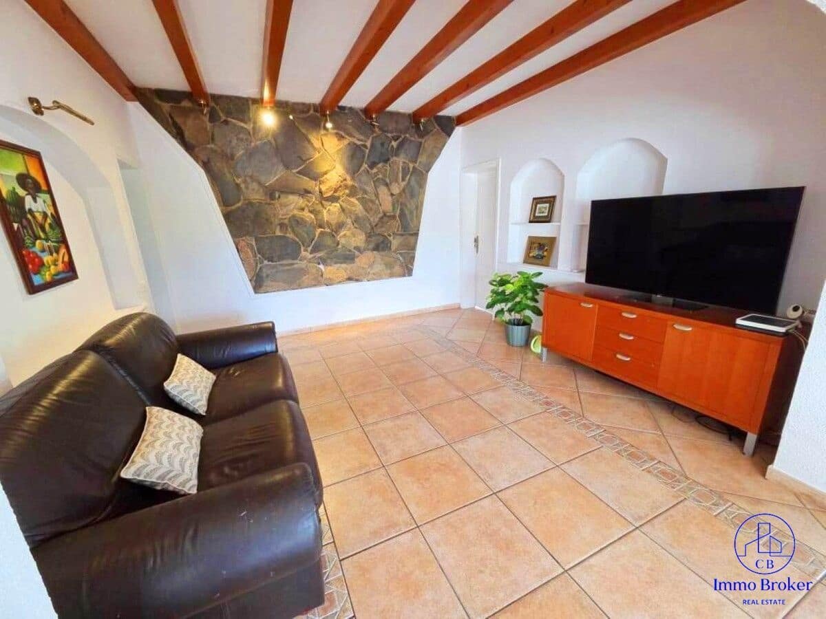 5 bedroom Finca/Country House for sale in Playa San Juan with garage - € 977,000 (Ref: 9471852)