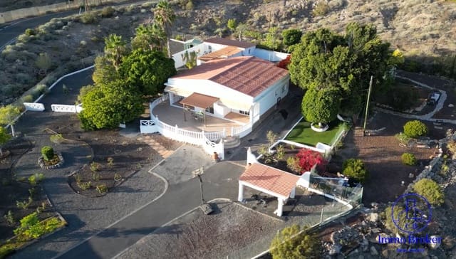 5 soveværelse Finca/Landehus til salg i Playa San Juan, Guía de Isora med garage - € 977.000 (Ref: 9471852)