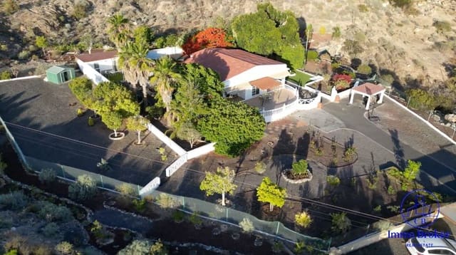 5 soveværelse Finca/Landehus til salg i Playa San Juan, Guía de Isora med garage - € 977.000 (Ref: 9471852)