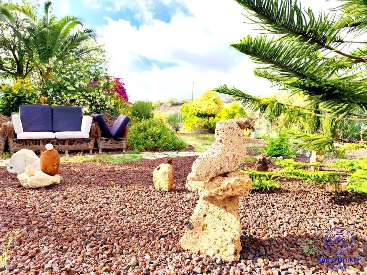 5 bedroom Finca/Country House for sale in Playa San Juan with garage - € 977,000 (Ref: 9471852)