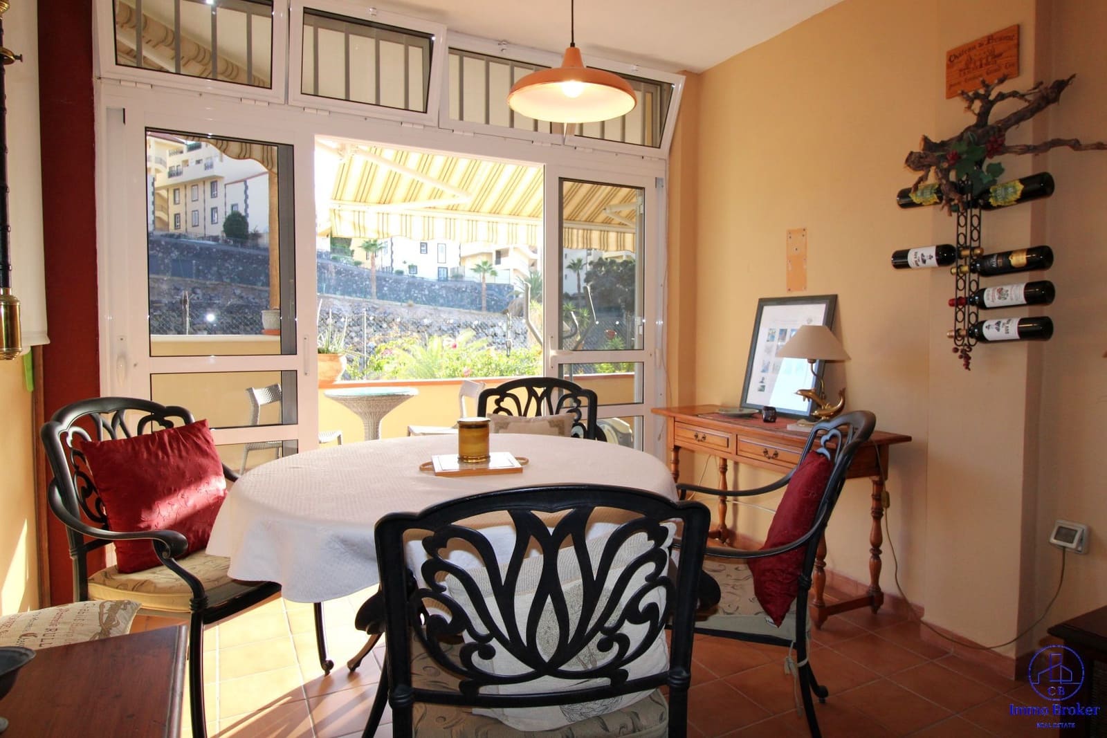 2 slaapkamer Flat te koop in Adeje met zwembad garage - € 425.000 (Ref: 9471855)