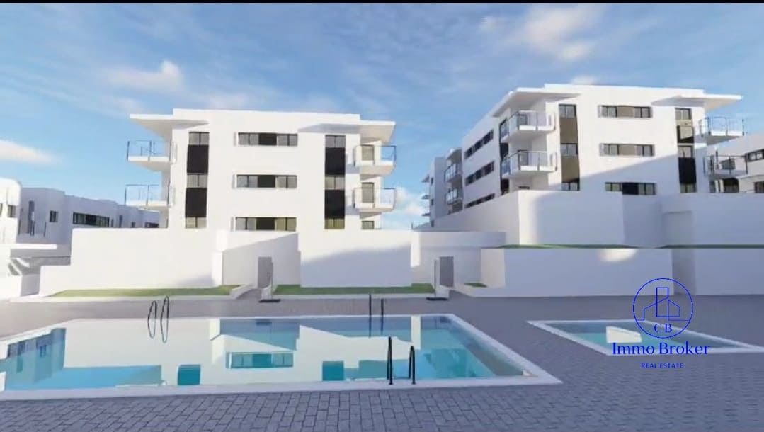 3 soverom Kjedet enebolig til salgs i Llano del Camello med svømmebasseng garasje - € 435 000 (Ref: 9471861)