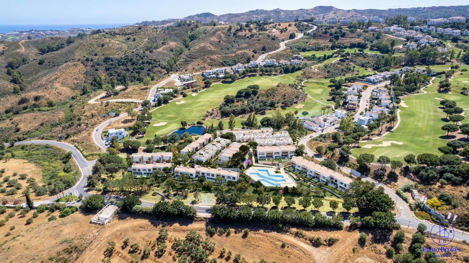 3 makuuhuone Paritalo myytävänä paikassa Mijas mukana uima-altaan 
autotalli - 1 100 000 € (Ref: 9471864)