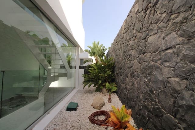 3 makuuhuone Huvila myytävänä paikassa Callao Salvaje - Playa Paraíso, Adeje mukana 
autotalli - 1 490 000 € (Ref: 9471865)