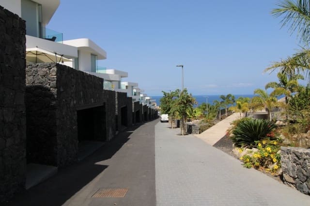 3 makuuhuone Huvila myytävänä paikassa Callao Salvaje - Playa Paraíso, Adeje mukana 
autotalli - 1 490 000 € (Ref: 9471865)