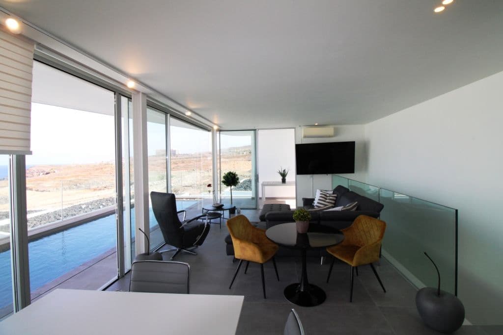 3 makuuhuone Huvila myytävänä paikassa Adeje mukana 
autotalli - 1 490 000 € (Ref: 9471865)