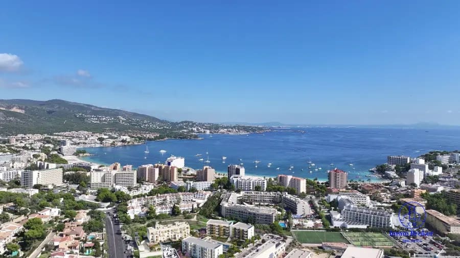 Apartamento de 3 habitaciones en Calvià en venta con piscina garaje - 755.000 € (Ref: 9471866)