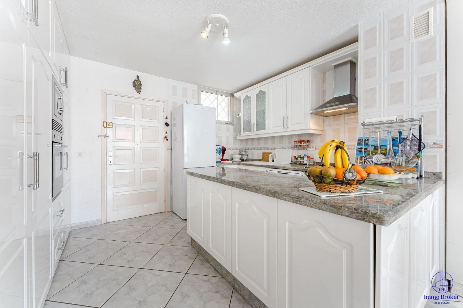 2 bedroom Flat for sale in Adeje - € 345,000 (Ref: 9471871)