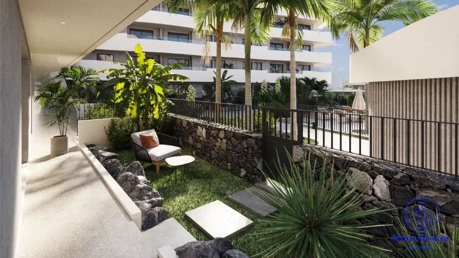 2 makuuhuone Kattohuoneisto myytävänä paikassa El Medano mukana uima-altaan 
autotalli - 451 000 € (Ref: 9471872)