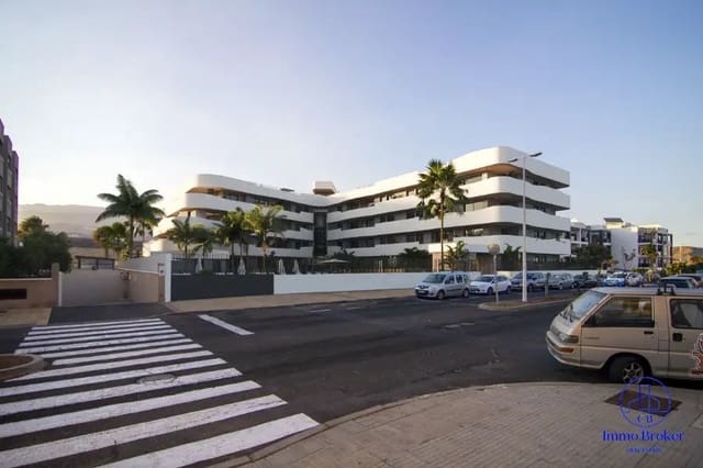 2 slaapkamer Flat te koop in El Medano, Granadilla de Abona met zwembad garage - € 374.000 (Ref: 9471873)