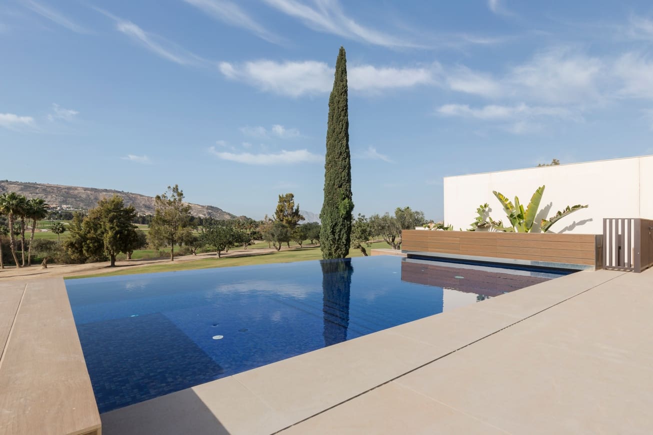 3 bedroom Villa for sale in Algorfa with pool garage - € 1,190,000 (Ref: 9471876)