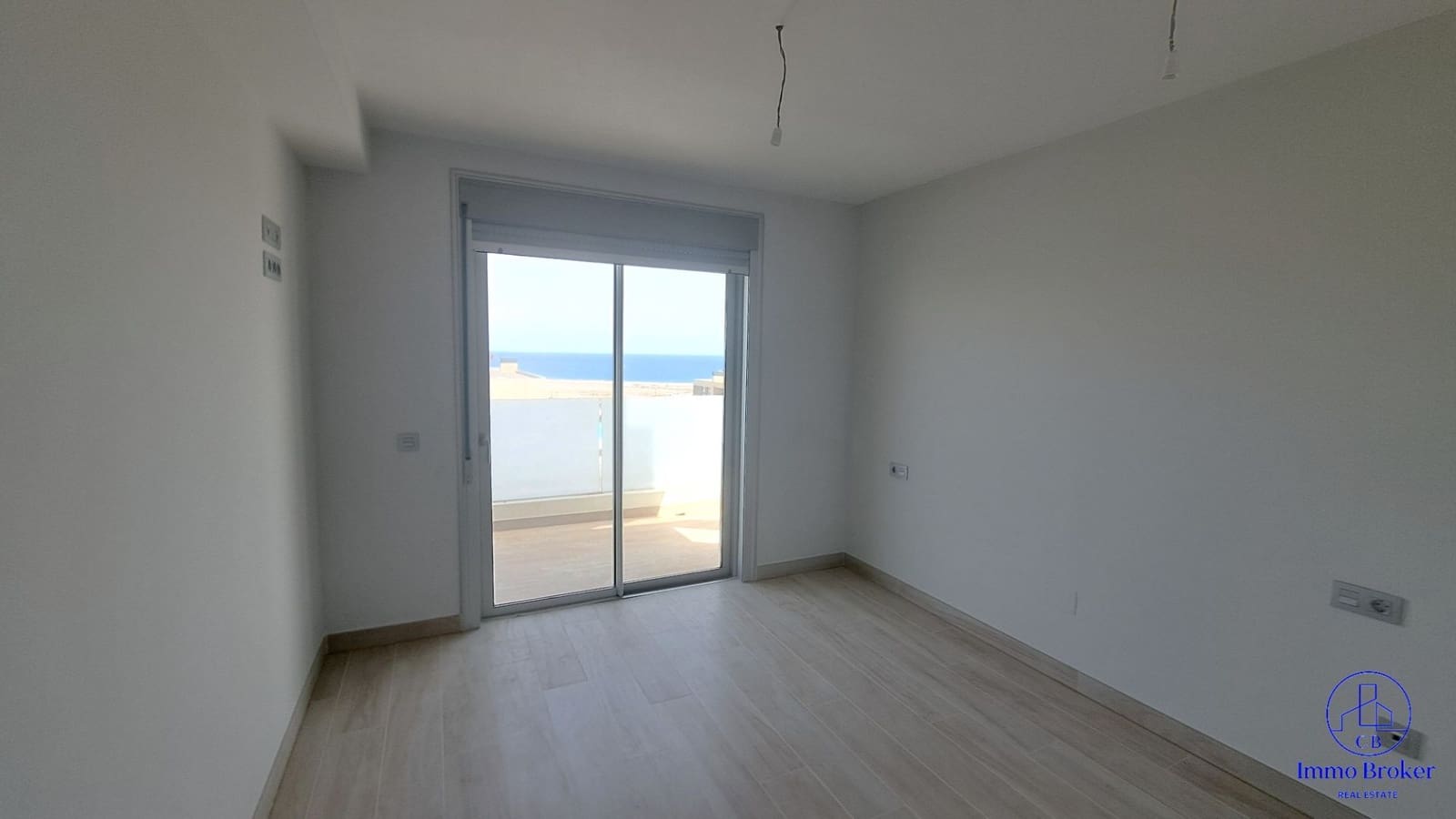 2 chambre Penthouse à vendre à Los Abrigos avec piscine garage - 500 000 € (Ref: 9526165)