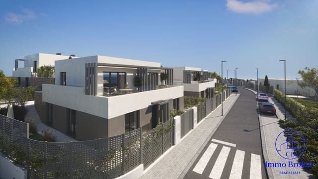 Chalet de 3 habitaciones en Vélez-Málaga en venta con piscina garaje - 475.000 € (Ref: 9554604)