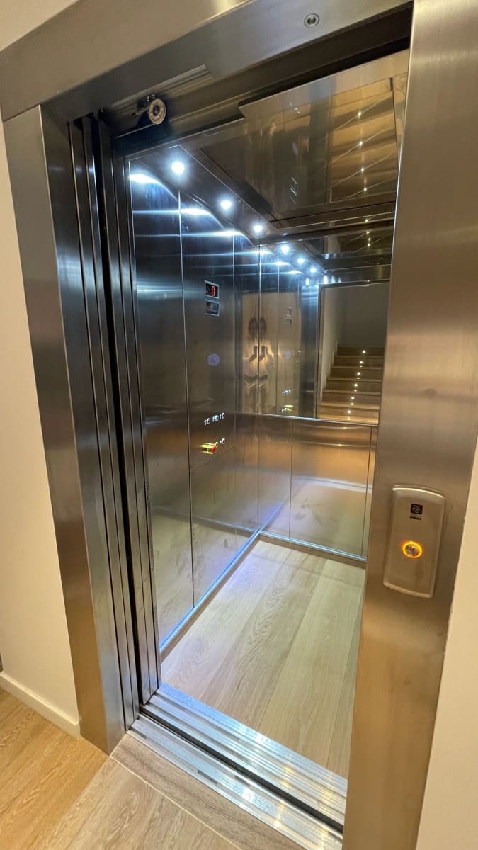 8 bedroom Villa for sale in Santa Cristina d'Aro with pool garage - € 2,800,000 (Ref: 9629668)