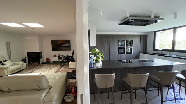 8 bedroom Villa for sale in Santa Cristina d'Aro with pool garage - € 2,800,000 (Ref: 9629668)