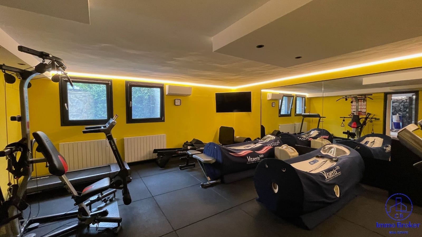 8 bedroom Villa for sale in Santa Cristina d'Aro with pool garage - € 2,800,000 (Ref: 9629668)