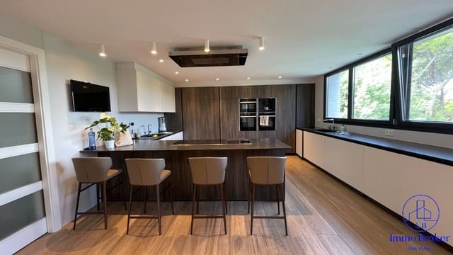 8 soverom Villa til salgs i Santa Cristina d'Aro med svømmebasseng garasje - € 2 800 000 (Ref: 9629668)