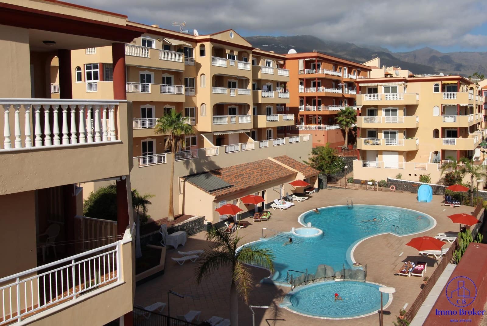 2 bedroom Flat for sale in Adeje with pool garage - € 340,000 (Ref: 9738016)