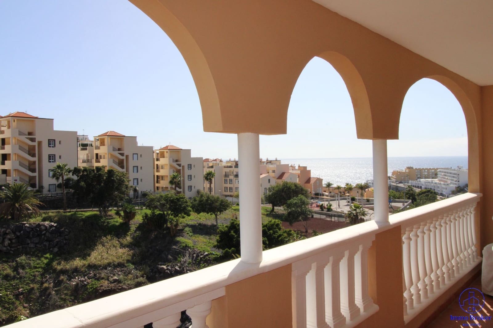 2 bedroom Flat for sale in Adeje with pool garage - € 340,000 (Ref: 9738016)