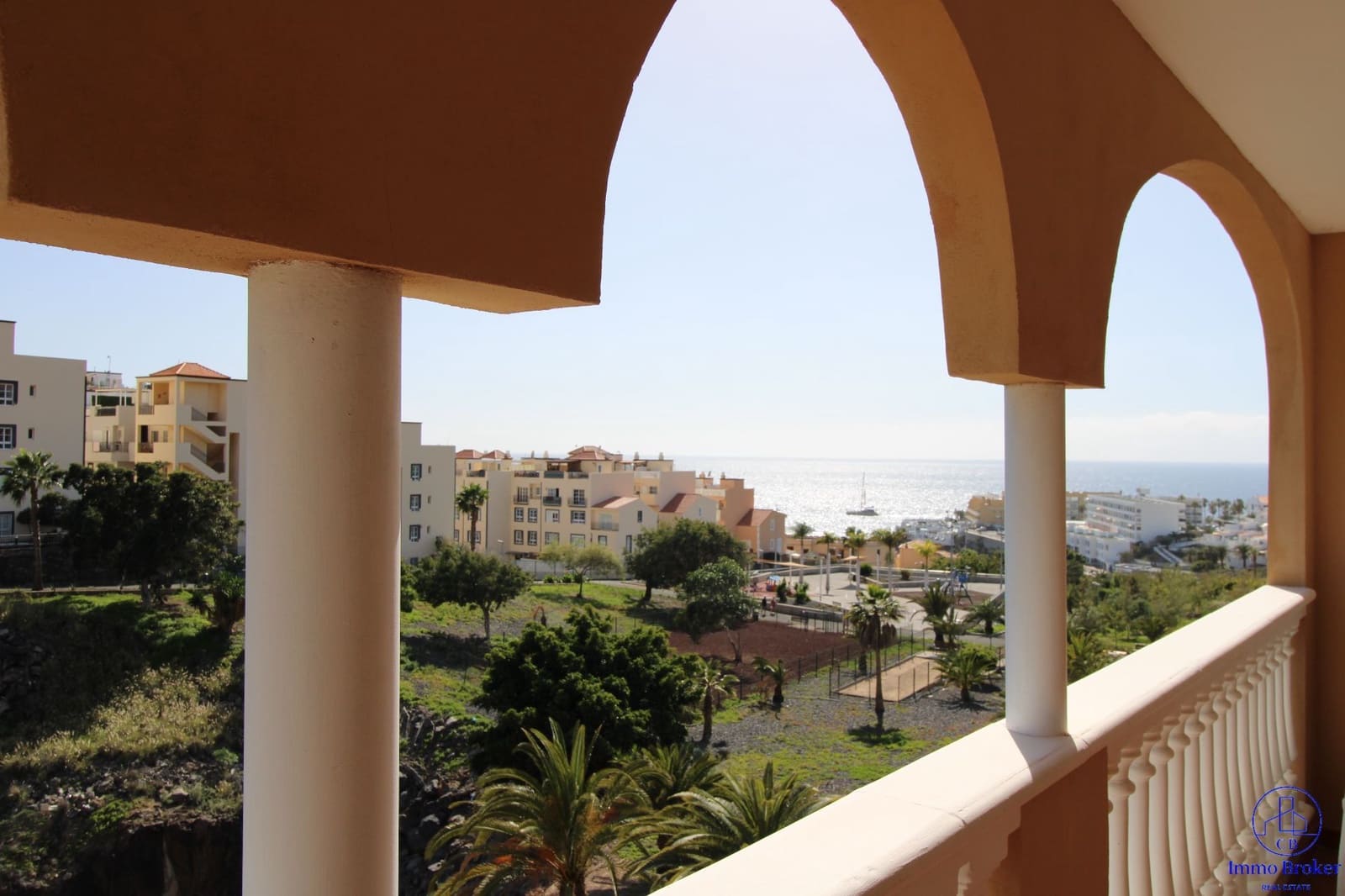 2 bedroom Flat for sale in Adeje with pool garage - € 340,000 (Ref: 9738016)