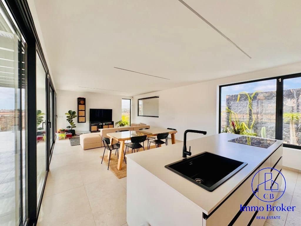 3 sovrum Villa till salu i La Oliva med garage - 635 000 € (Ref: 9755356)